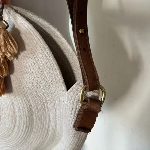 Summer Large Circle Round Macrame Cream Hand Bag with Leather Brown Strap - Picture 7 of 7